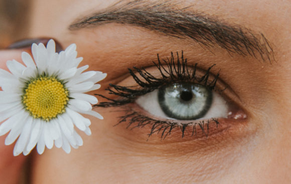Como escolher creme certo para o contorno de olhos? Como escolher creme certo para o contorno de olhos?