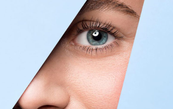 Posso aplicar sérum de rosto no contorno de olhos? Posso aplicar sérum de rosto no contorno de olhos?